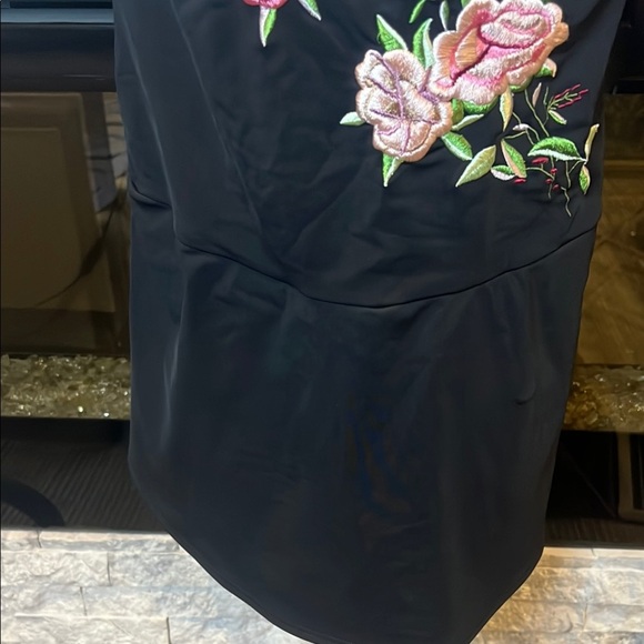 Newport News Black Floral Skirted Swimsuit size 14 - Picture 5 of 10